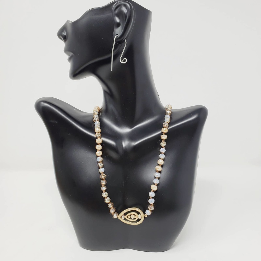 Jane Marie Adjustable Handknotted Beaded Necklace With Teardrop 15"